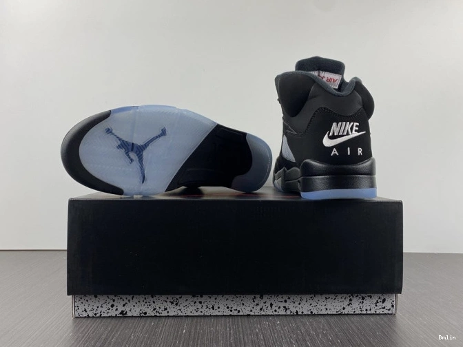 Bmlin 845035-003 5 Jordan Black Retro Metallic (2016) 0819